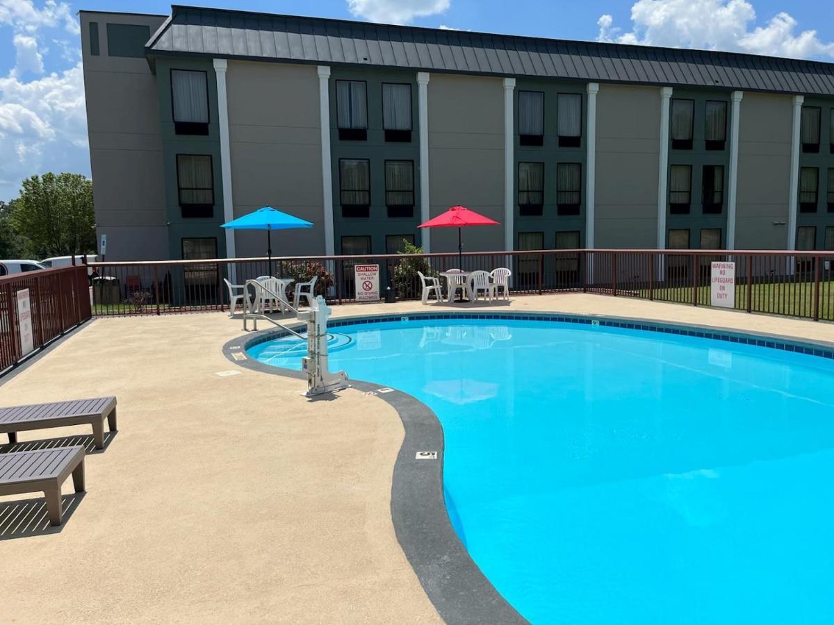 Quality Inn & Suites Lexington Esterno foto