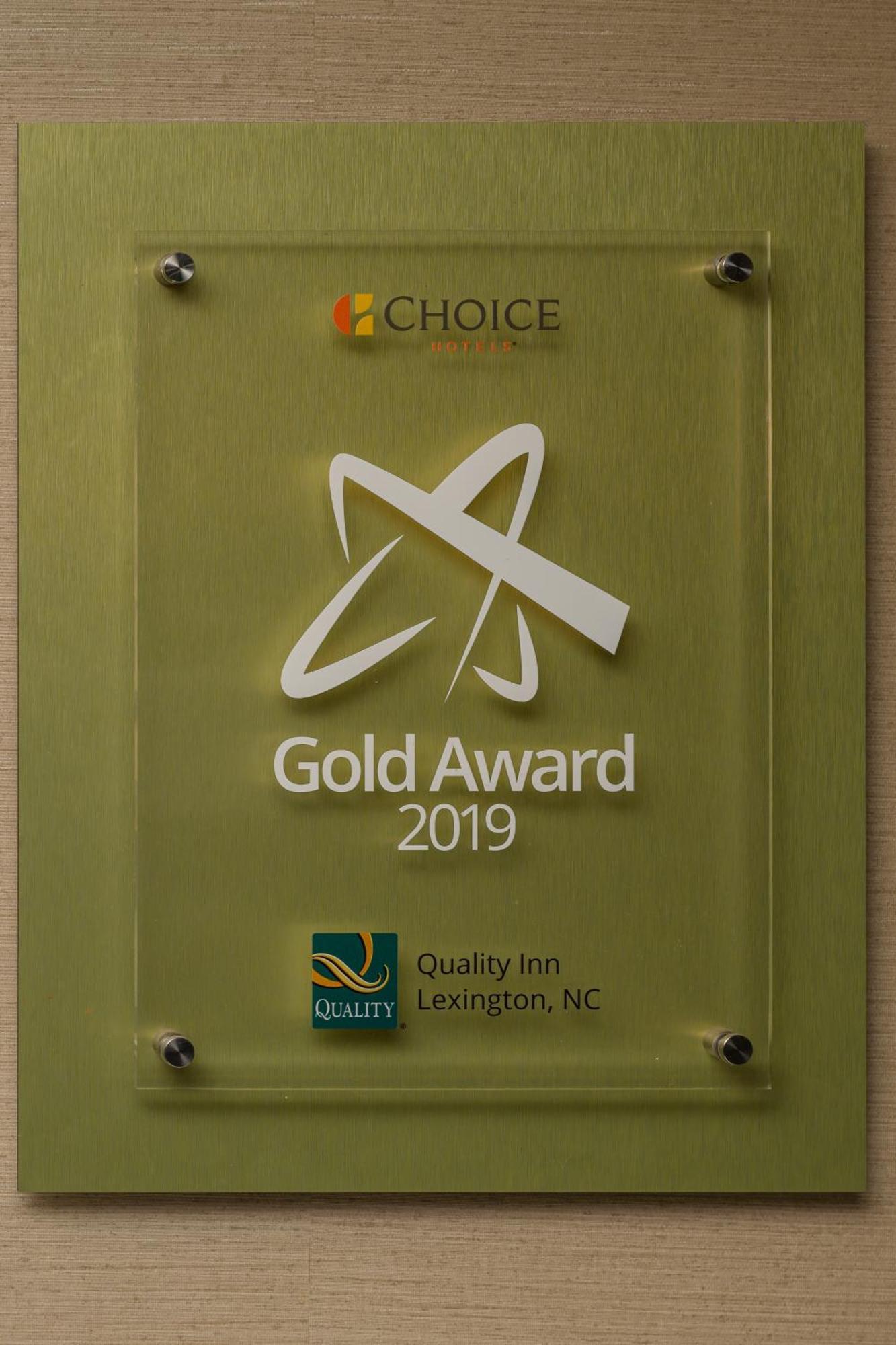 Quality Inn & Suites Lexington Esterno foto