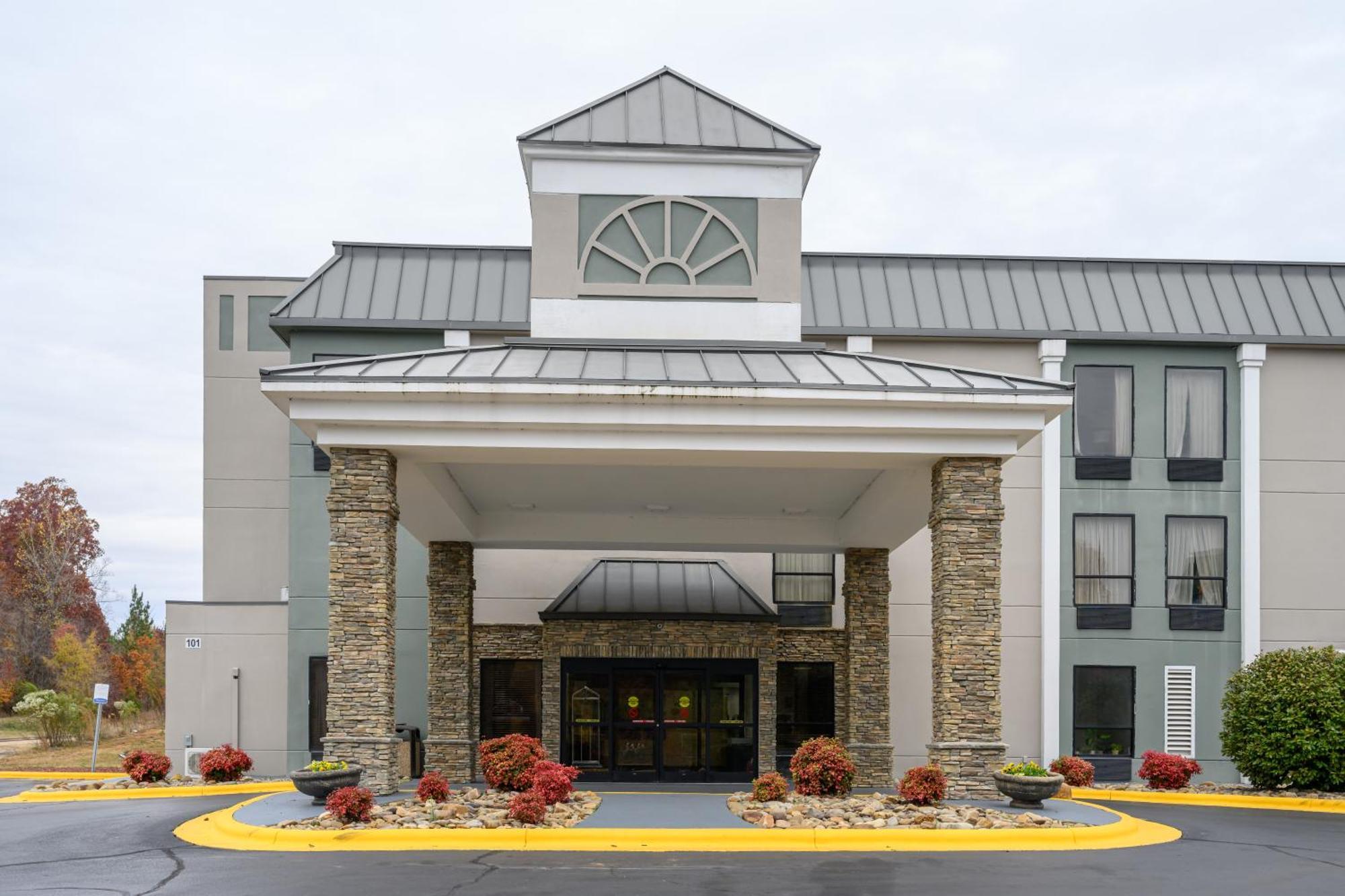 Quality Inn & Suites Lexington Esterno foto