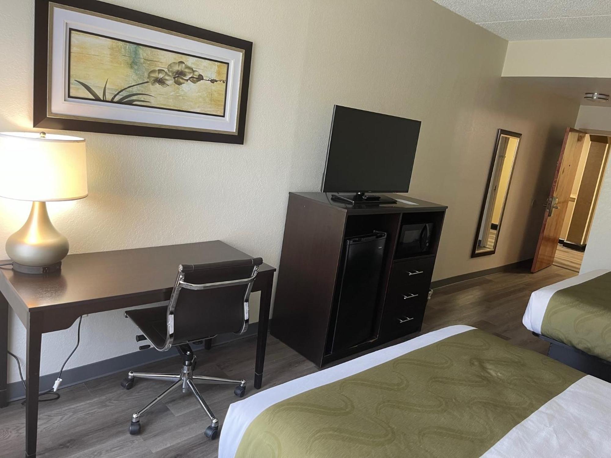 Quality Inn & Suites Lexington Esterno foto